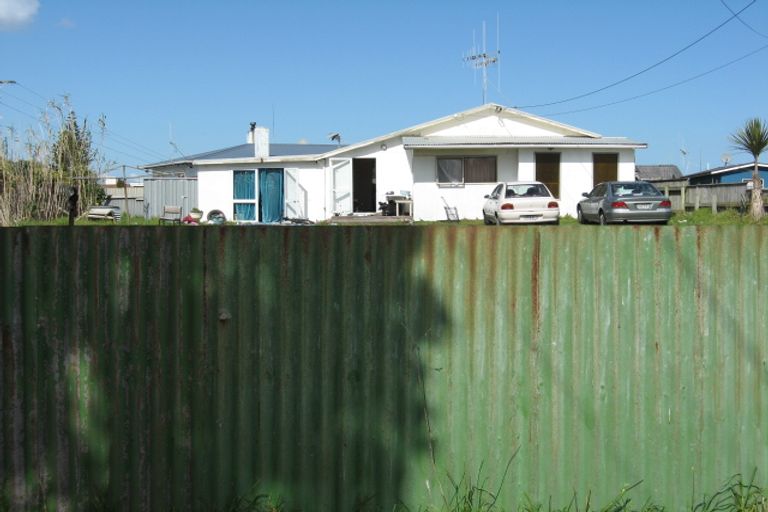 Photo of property in 30 Manuka Street, Castlecliff, Whanganui, 4501