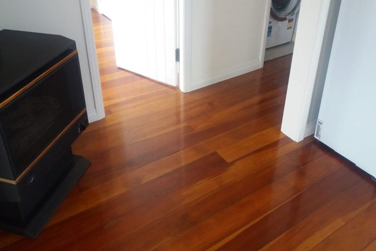 Photo of property in 1a Dublin Street, Martinborough, 5711