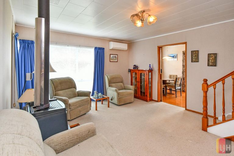 Photo of property in 11 Sandrine Avenue, Clover Park, Auckland, 2019