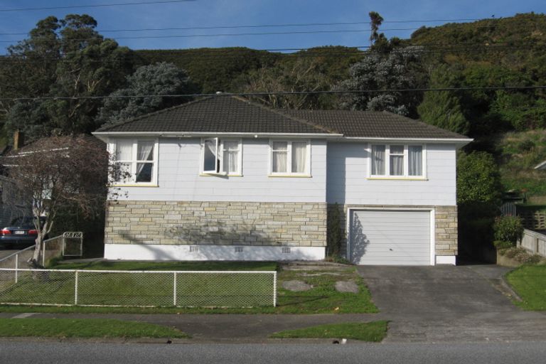 Photo of property in 180 Waddington Drive, Naenae, Lower Hutt, 5011
