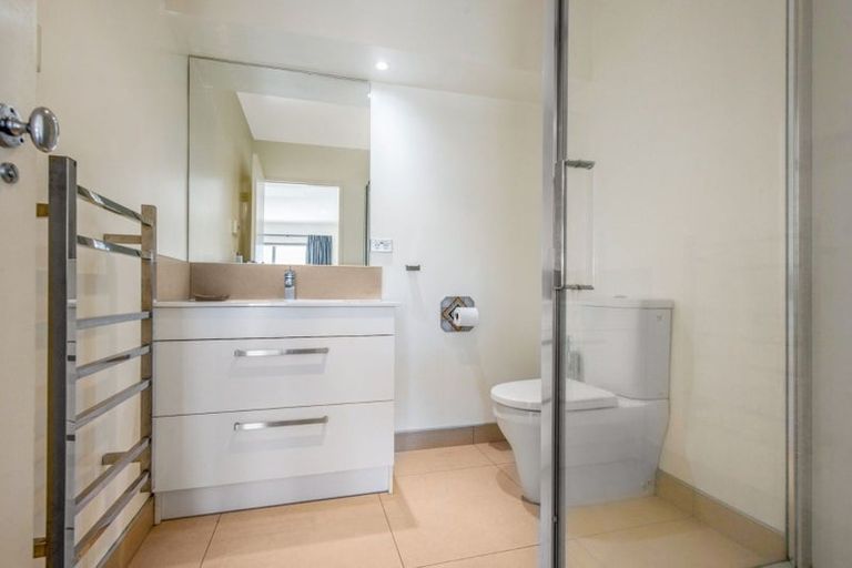 Photo of property in 10/22 Oriental Terrace, Oriental Bay, Wellington, 6011