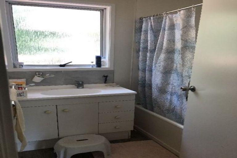 Photo of property in 31 Lavery Place, Sunnynook, Auckland, 0632