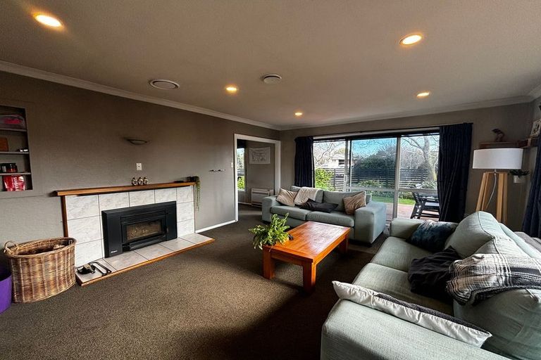 Photo of property in 20 Torquay Place, Bryndwr, Christchurch, 8053