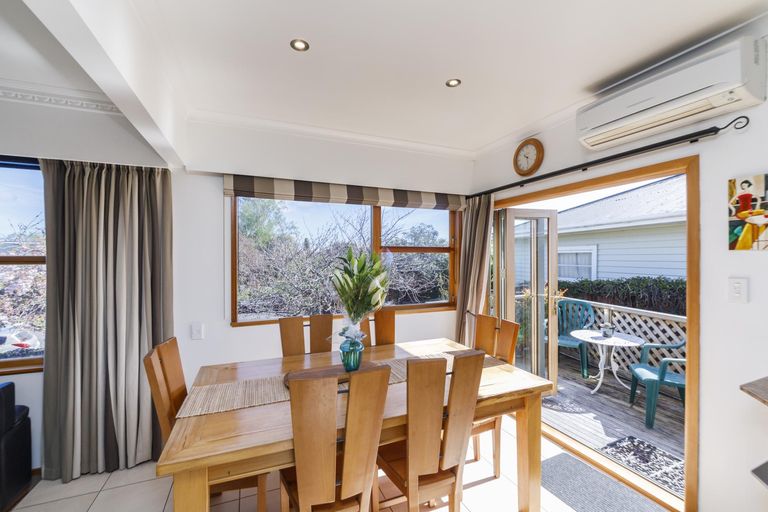 Photo of property in 38 Winston Avenue, Hokowhitu, Palmerston North, 4410