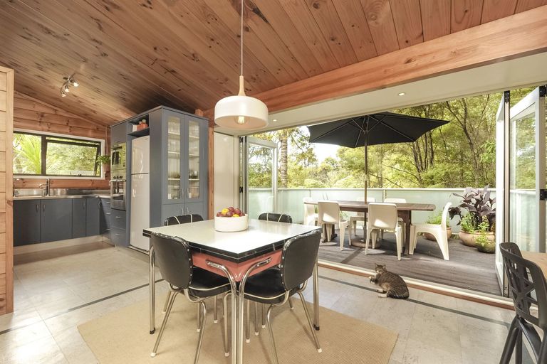 Photo of property in 66 Shetland Street, Glen Eden, Auckland, 0602