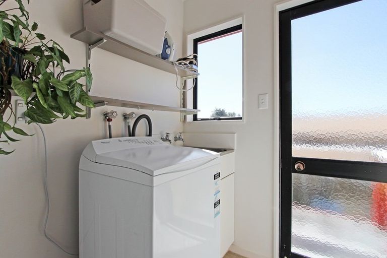 Photo of property in 33 Tawavale Street, Pukehangi, Rotorua, 3015