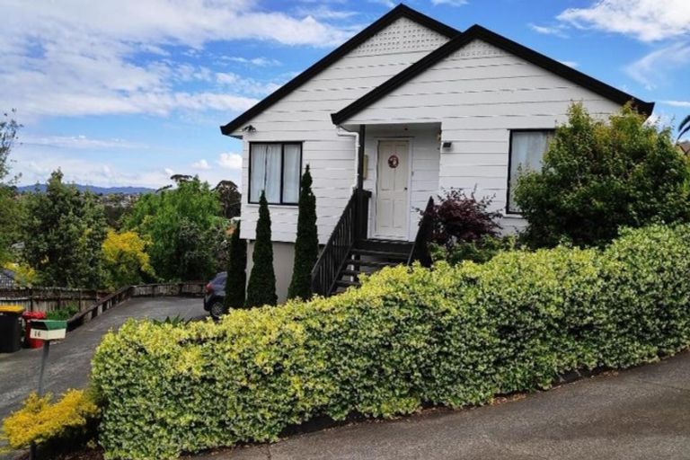 Photo of property in 16 Amery Place, West Harbour, Auckland, 0618