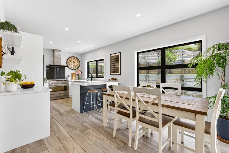 Photo of property in 86 Seafield Road, Eskdale, Napier, 4182