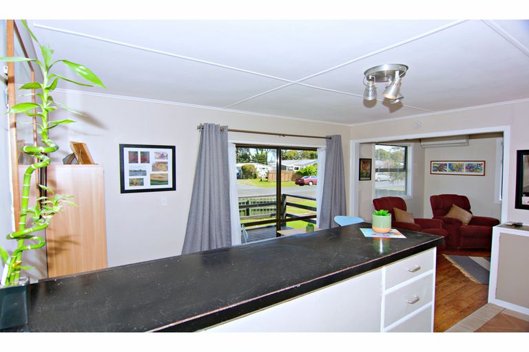 Photo of property in 18 Ronald Avenue, Glenbrook, Waiuku, 2681