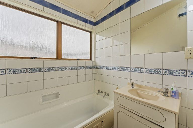 Photo of property in 8 Kew Place, Richmond Heights, Taupo, 3330