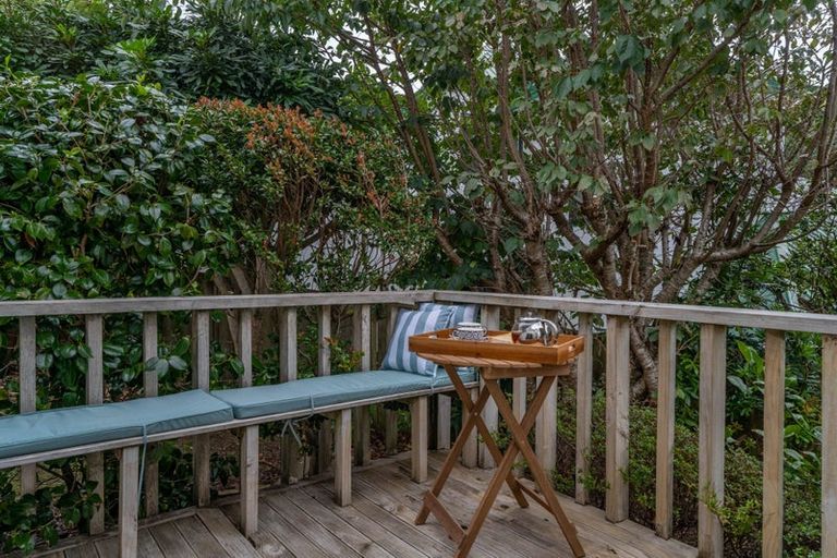 Photo of property in 2 Myers Grove, Churton Park, Wellington, 6037