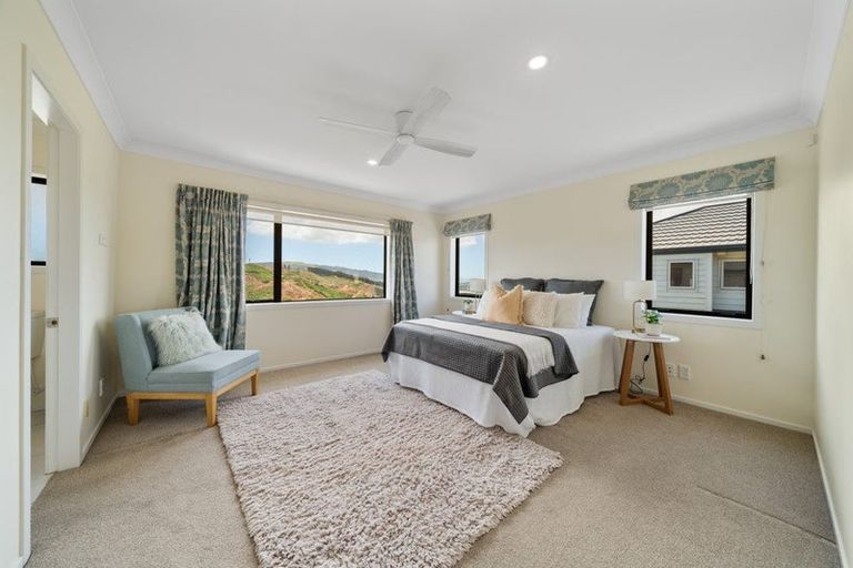 Photo of property in 12 Saint Vincent Terrace, Grenada Village, Wellington, 6037