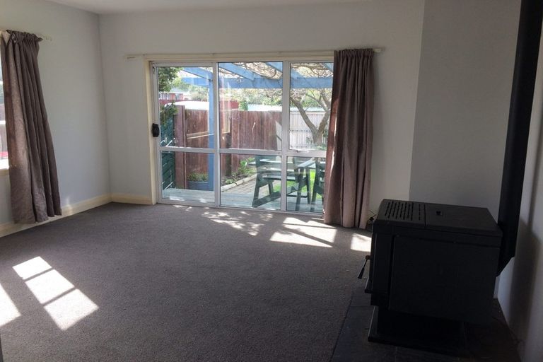 Photo of property in 28 Winters Road, Redwood, Christchurch, 8051
