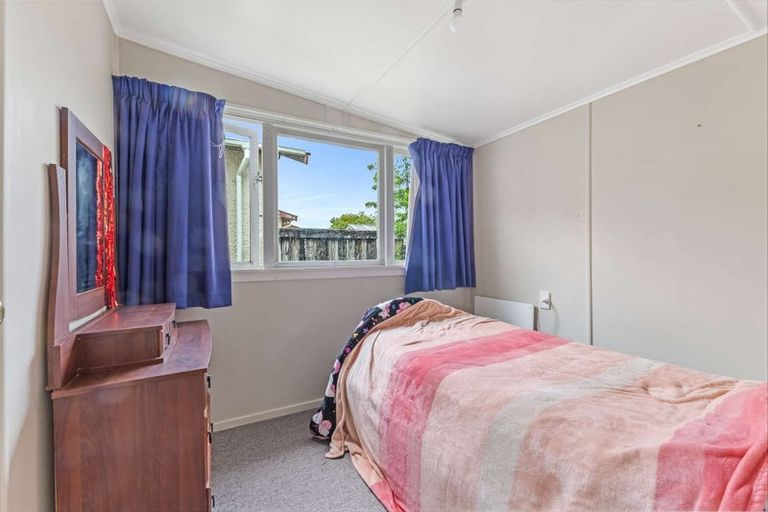 Photo of property in 32 Pendarves Street, New Plymouth, 4310