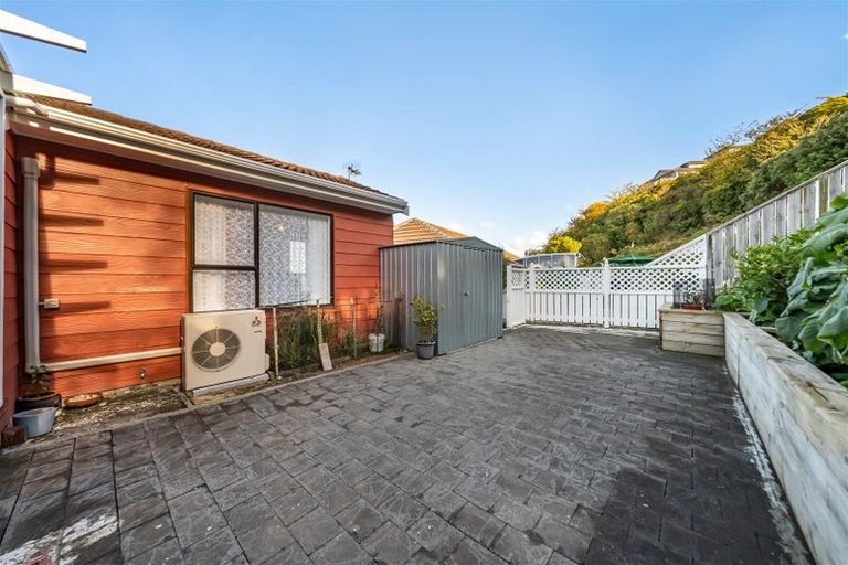Photo of property in 10 Ordley Grove, Tawa, Wellington, 5028