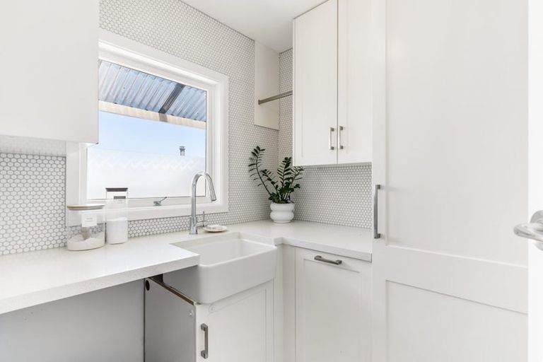 Photo of property in 6 Dell Way, Bucklands Beach, Auckland, 2014