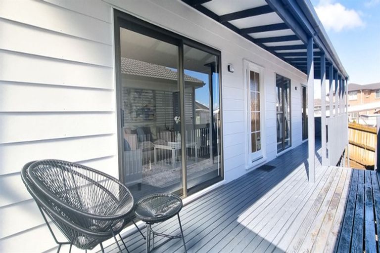 Photo of property in 70 Hutchinsons Road, Bucklands Beach, Auckland, 2014