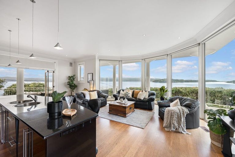 Photo of property in 61 Onslow Road, Khandallah, Wellington, 6035