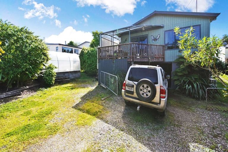 Photo of property in 28 Tarata Street, Kaka Point, Balclutha, 9271