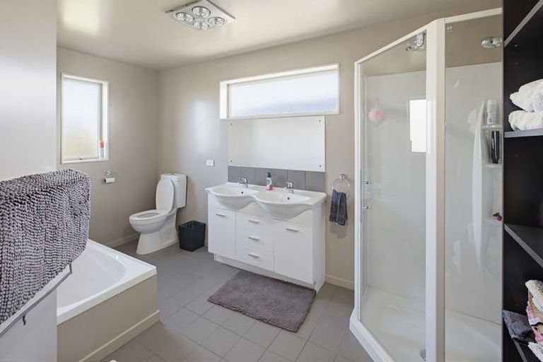 Photo of property in 8 Westoe Street, Waikaia, 9778