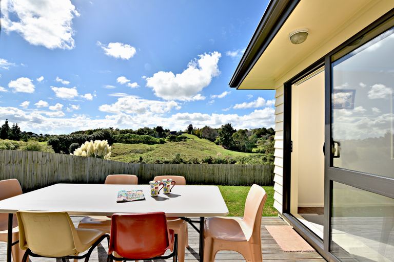 Photo of property in 117 Keri Vista Rise, Papakura, 2110