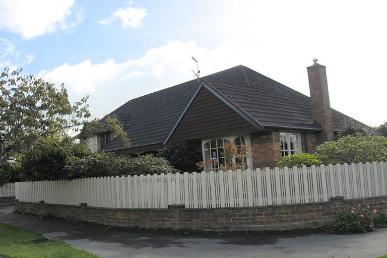 Photo of property in 8 Saint Clio Street, Ilam, Christchurch, 8041