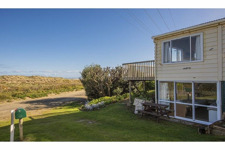 Photo of property in 37 Marine Drive, Te Kopuru, Dargaville, 0371