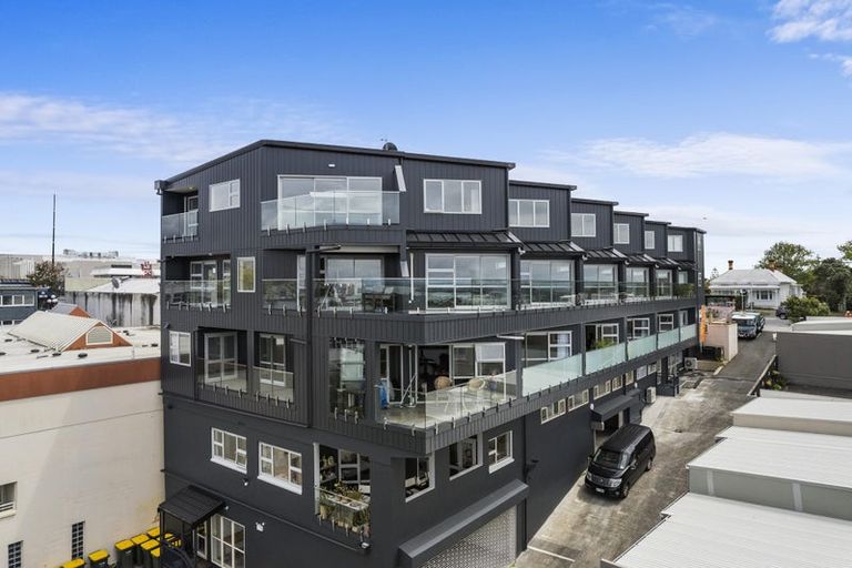 Photo of property in 14/270 Onewa Road, Birkenhead, Auckland, 0626