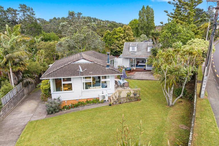 Photo of property in 156 Godley Road, Titirangi, Auckland, 0604