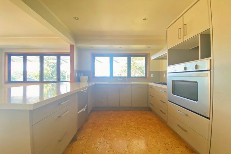 Photo of property in 1/28 Rangitoto Terrace, Milford, Auckland, 0620