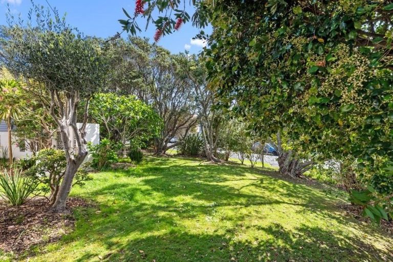 Photo of property in 1/140 Churchill Road, Rothesay Bay, Auckland, 0630