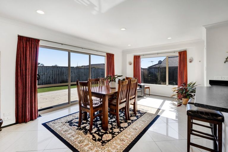 Photo of property in 20 Kahikatea Street, Inglewood, 4330