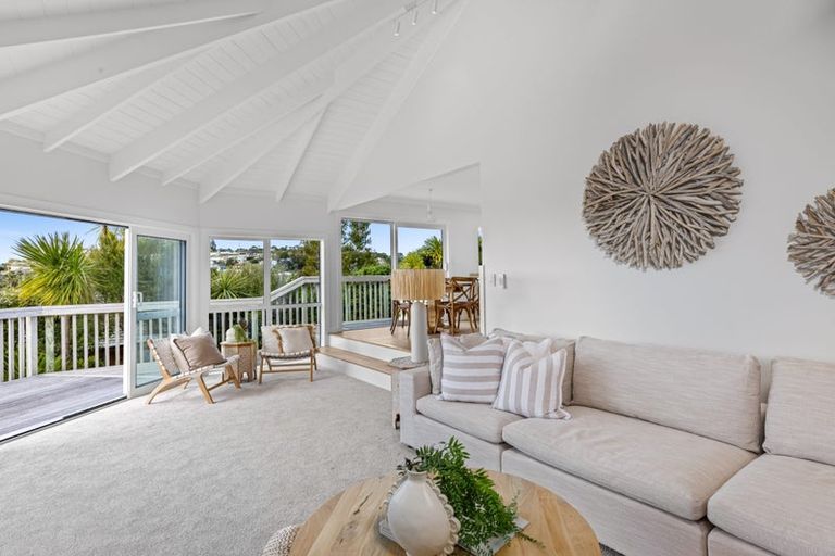 Photo of property in 70 Bay Vista Drive, Red Beach, 0932