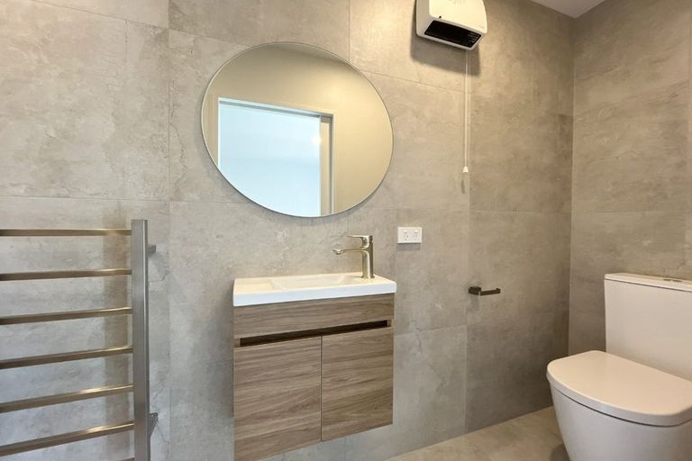 Photo of property in 8/90 Holly Road, St Albans, Christchurch, 8014