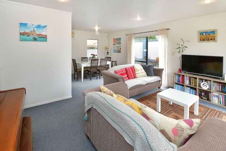 Photo of property in 1/6 Knott Road, Stanmore Bay, Whangaparaoa, 0932