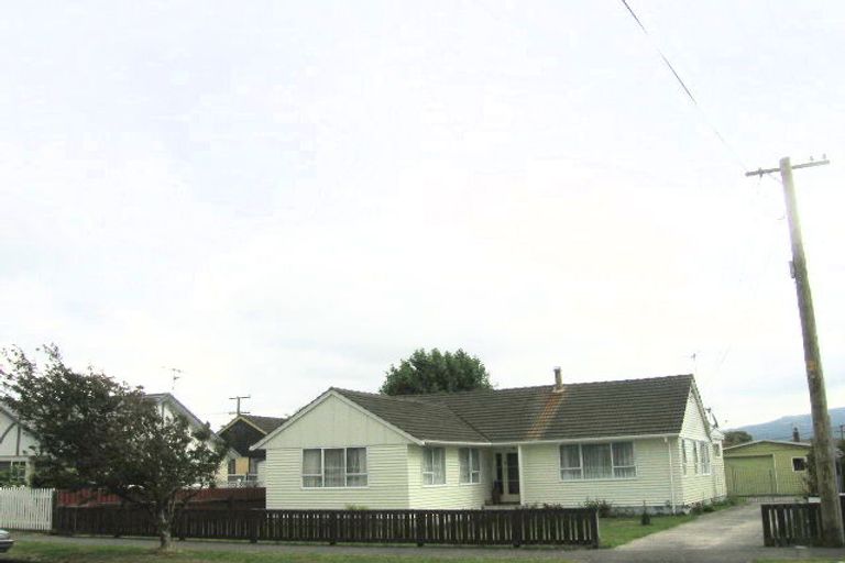 Photo of property in 10 Fraser Crescent, Elderslea, Upper Hutt, 5018