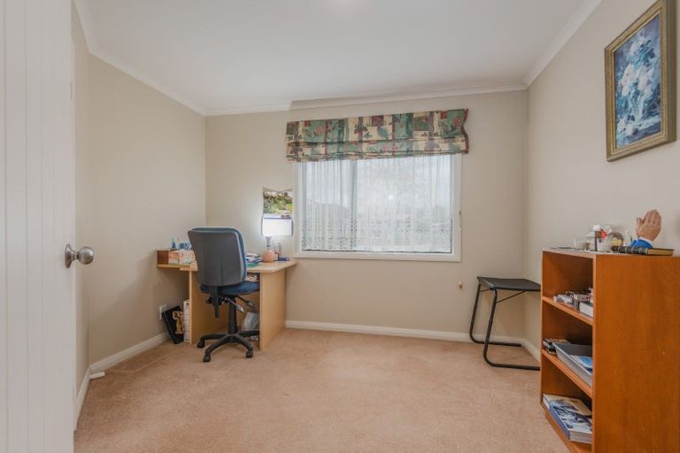 Photo of property in 1 Virginia Grove, Milson, Palmerston North, 4414