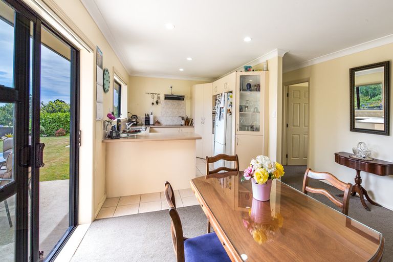 Photo of property in 84 Collingwood Road, Waiuku, 2123