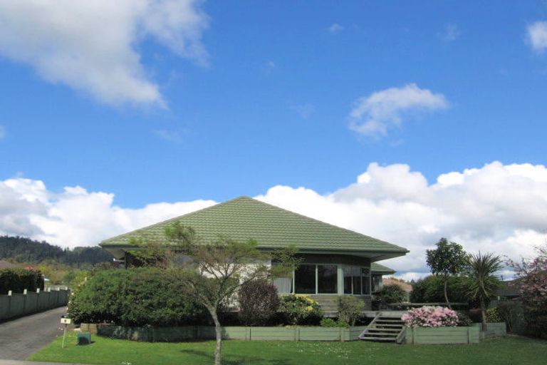Photo of property in 5 Frisken Place, Lynmore, Rotorua, 3010