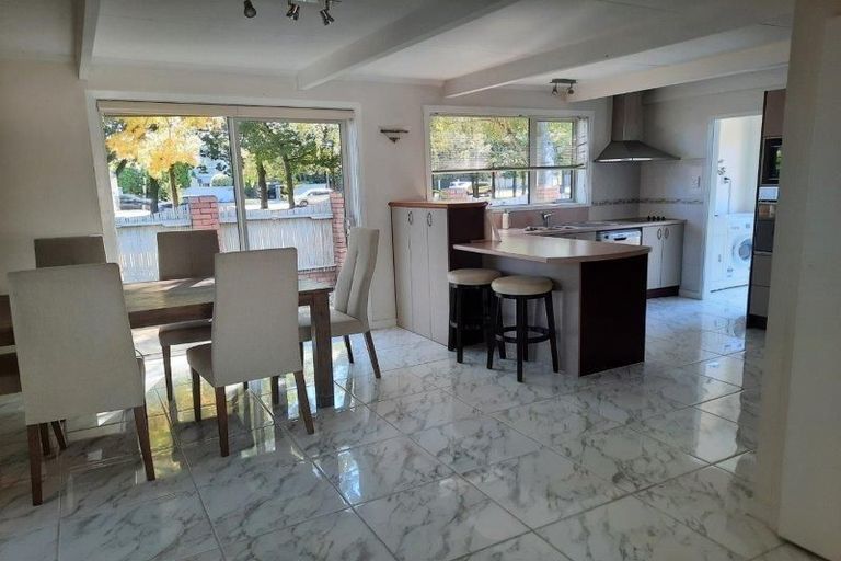 Photo of property in 226 Memorial Avenue, Burnside, Christchurch, 8053