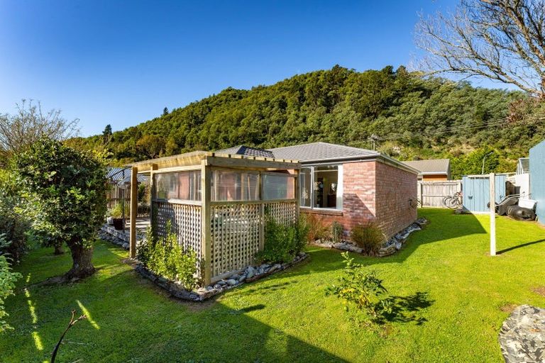Photo of property in 20 George Street, Picton, 7220