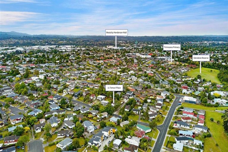 Photo of property in 11 Temuri Place, Glendene, Auckland, 0602