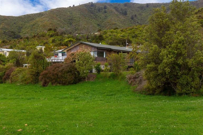 Photo of property in 12 Rimu Terrace, Waikawa, Picton, 7220