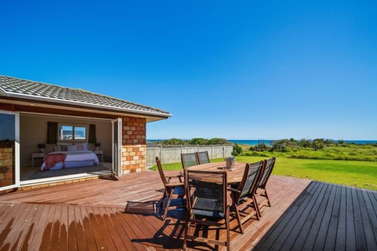 Photo of property in 282 Tai Road, Opunake, 4681