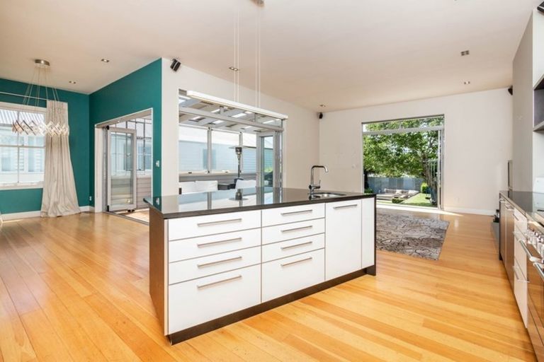 Photo of property in 17 Grosvenor Street, Grey Lynn, Auckland, 1021