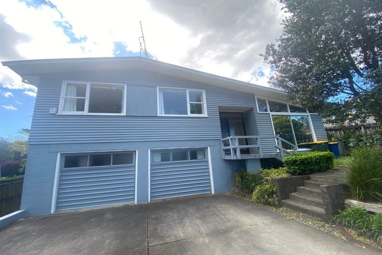 Photo of property in 16 Bentley Avenue, Glenfield, Auckland, 0629