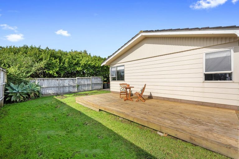 Photo of property in 3/100 Royal Road, Massey, Auckland, 0614