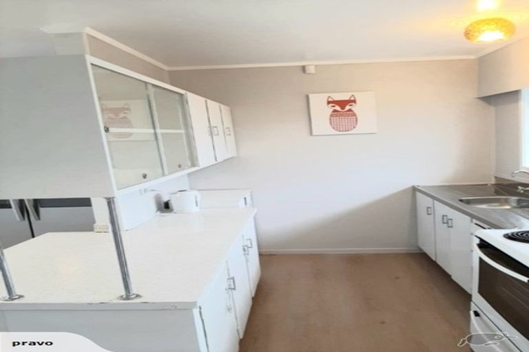 Photo of property in 1/25 West Coast Road, Glen Eden, Auckland, 0602