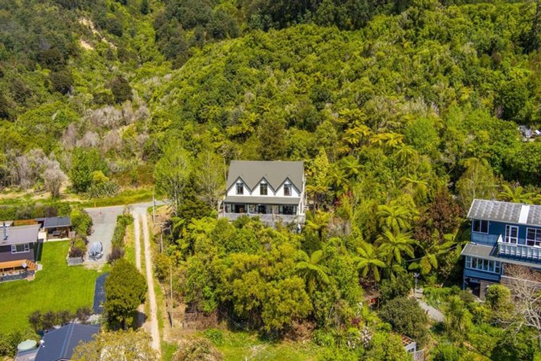 Photo of property in 56 Moenui Road, Havelock, Picton, 7281