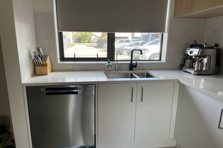 Photo of property in 16/5 Hikurangi Street, Te Atatu Peninsula, Auckland, 0610